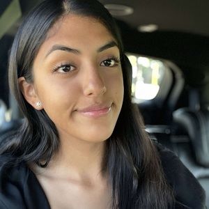 Meet your Posher, Gabriela